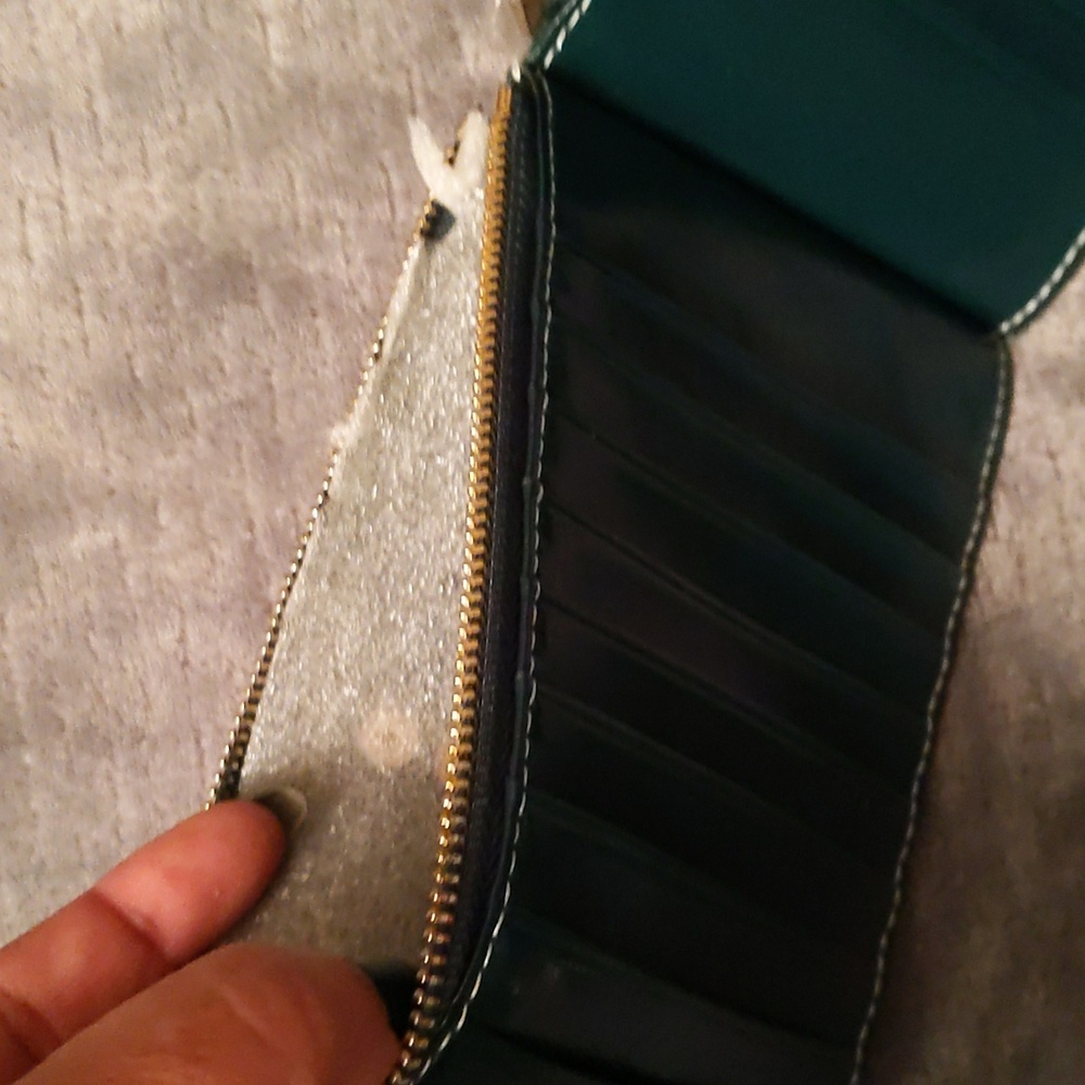 NWOT Andoilt Leather RFID block Long Wallet in Green & Brown with Gold Hardware - Picture 8 of 11